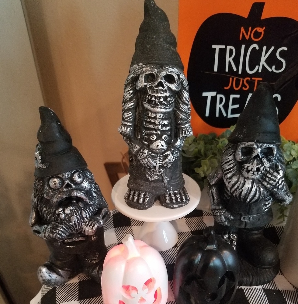 Farmhouse Halloween  zombie 8" gnomes